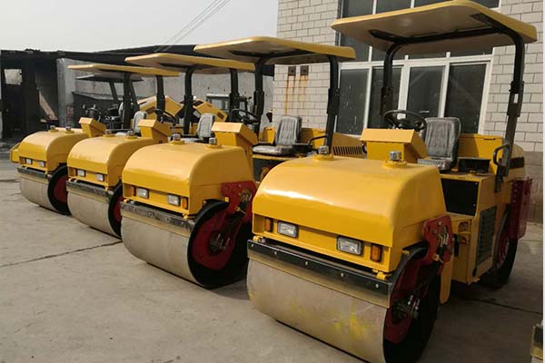 3噸<a href='http://m.gangka.com.cn' target='_blank'>壓路機</a>