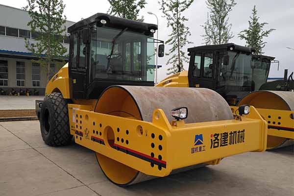 洛建22噸壓路機 洛建22噸壓路機